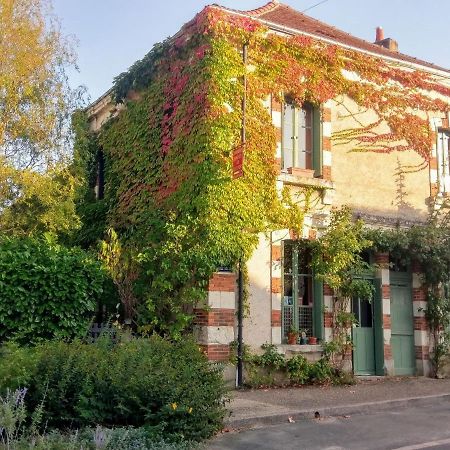 Maison D'Hotes "Les Volets Verts" Et Sa Brocante Ecueille Экстерьер фото