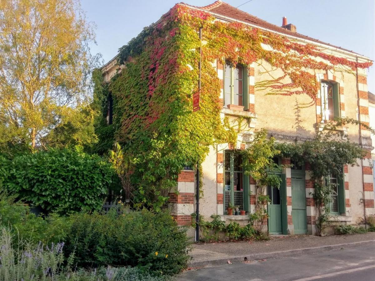 Maison D'Hotes "Les Volets Verts" Et Sa Brocante Ecueille Экстерьер фото