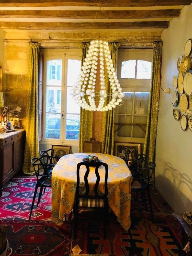 Maison D'Hotes "Les Volets Verts" Et Sa Brocante Ecueille Экстерьер фото