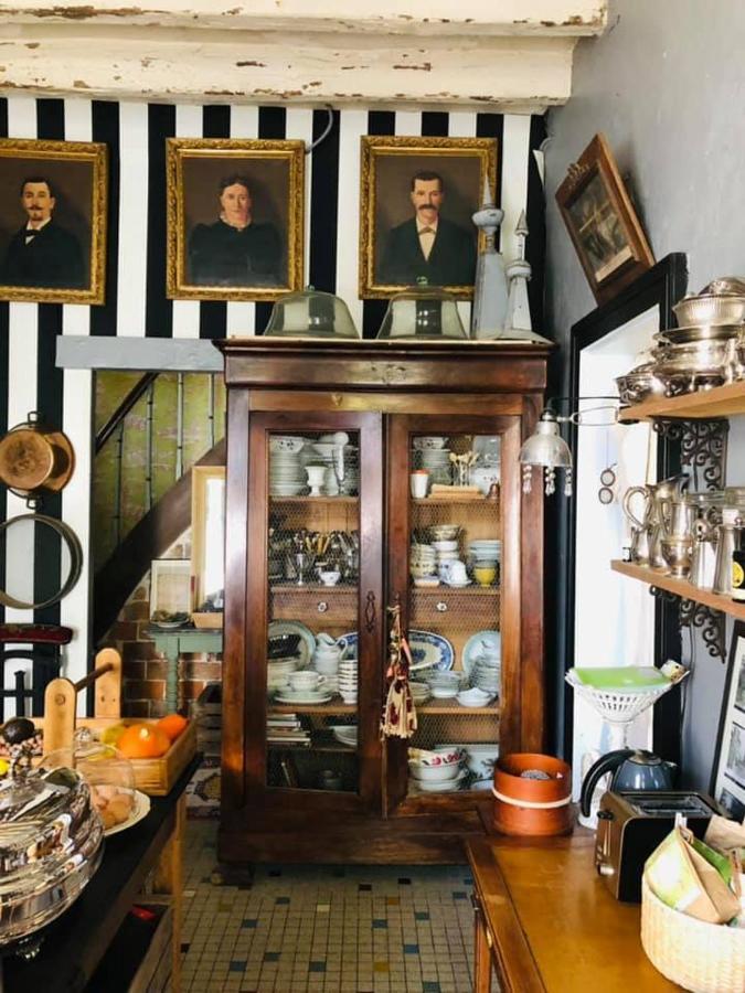 Maison D'Hotes "Les Volets Verts" Et Sa Brocante Ecueille Экстерьер фото