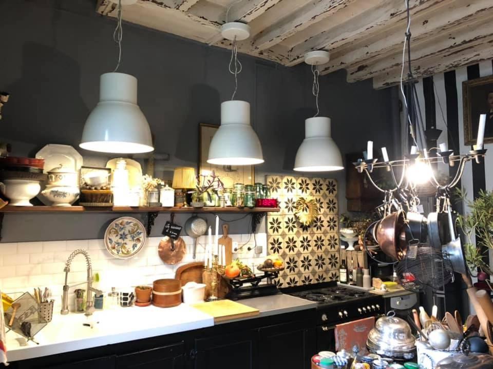 Maison D'Hotes "Les Volets Verts" Et Sa Brocante Ecueille Экстерьер фото