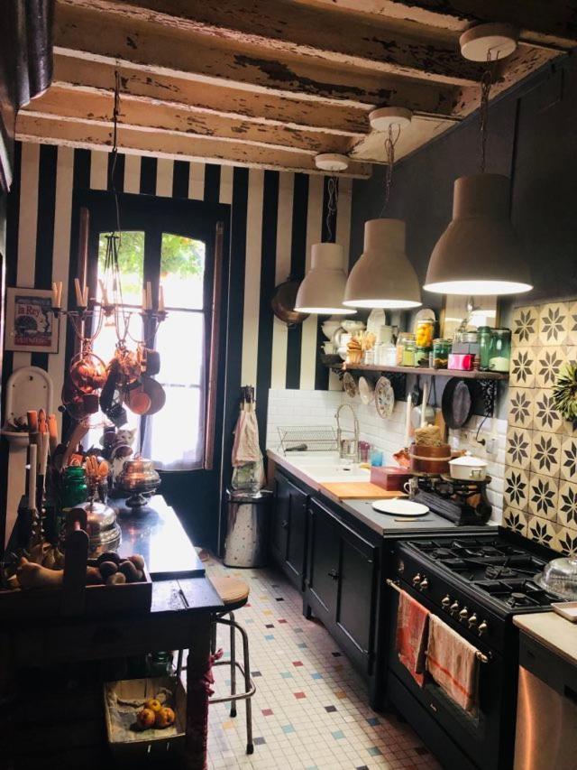 Maison D'Hotes "Les Volets Verts" Et Sa Brocante Ecueille Экстерьер фото