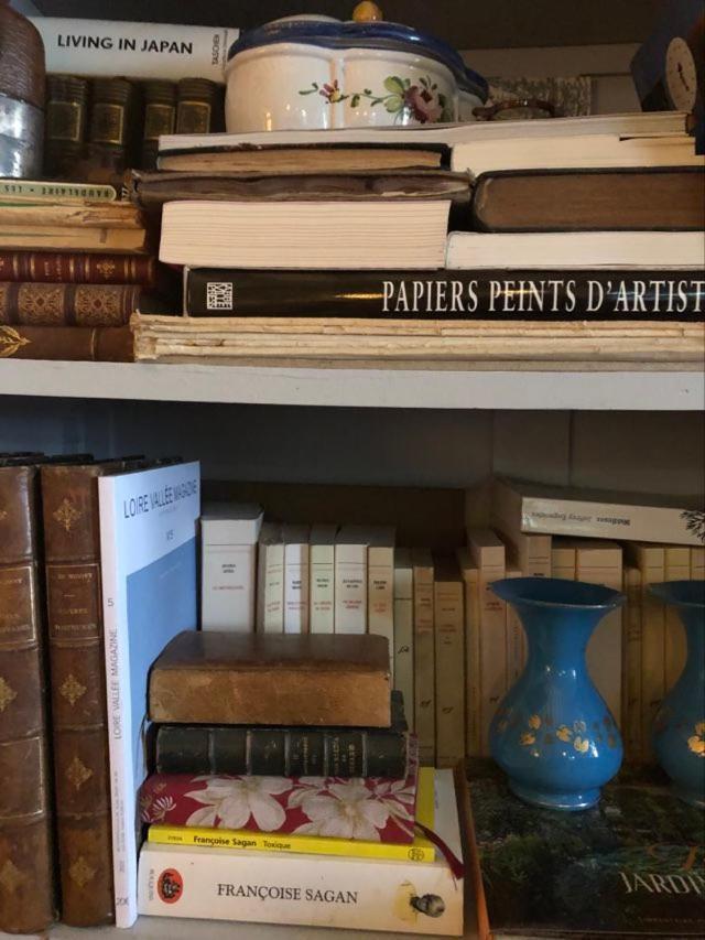 Maison D'Hotes "Les Volets Verts" Et Sa Brocante Ecueille Экстерьер фото