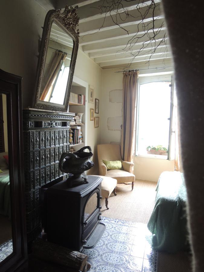 Maison D'Hotes "Les Volets Verts" Et Sa Brocante Ecueille Экстерьер фото