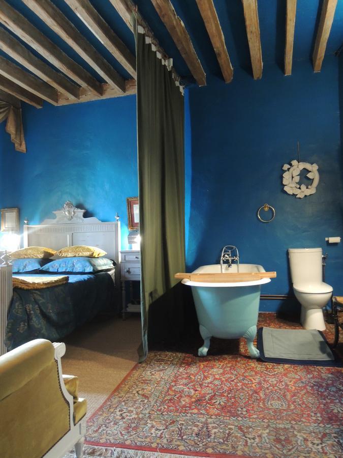 Maison D'Hotes "Les Volets Verts" Et Sa Brocante Ecueille Экстерьер фото